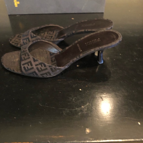 FENDI FF MULES SIZE-7.5 BROWN with BLACK FF Box and Dustbag included PREOWNED - Picture 7 of 9